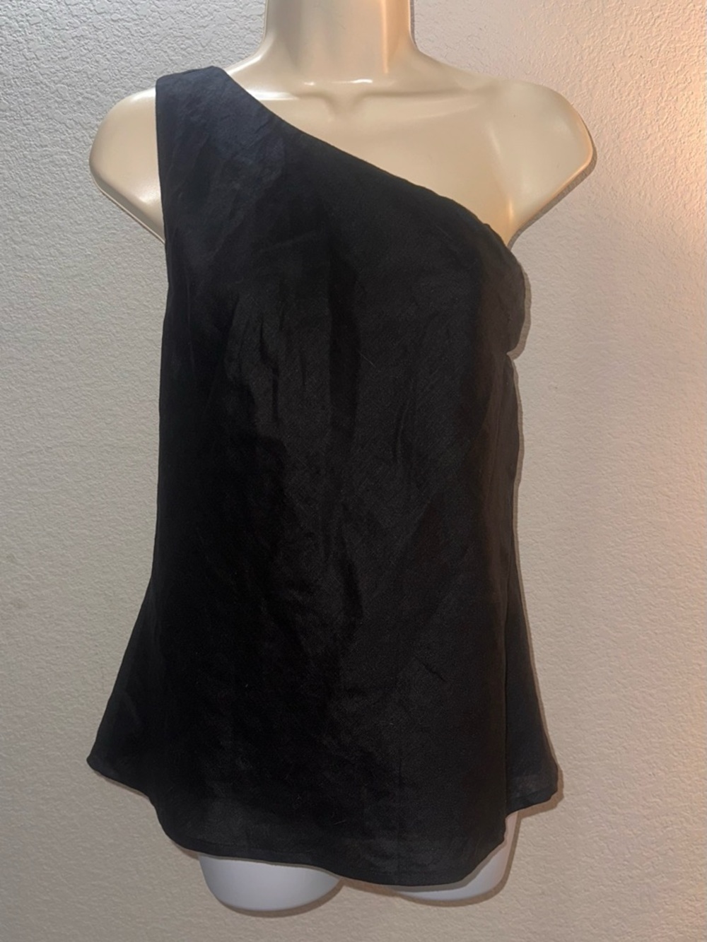 DISSH
Addison Linen Asymmetrical Top Size 6 - Picture 5 of 9